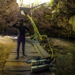 CASA CENOTE + TAKBILUM, la caverna dorada
