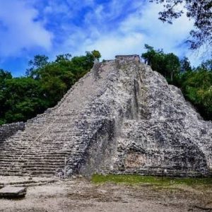 La gran COBÁ, impulsora del camino blanco.
